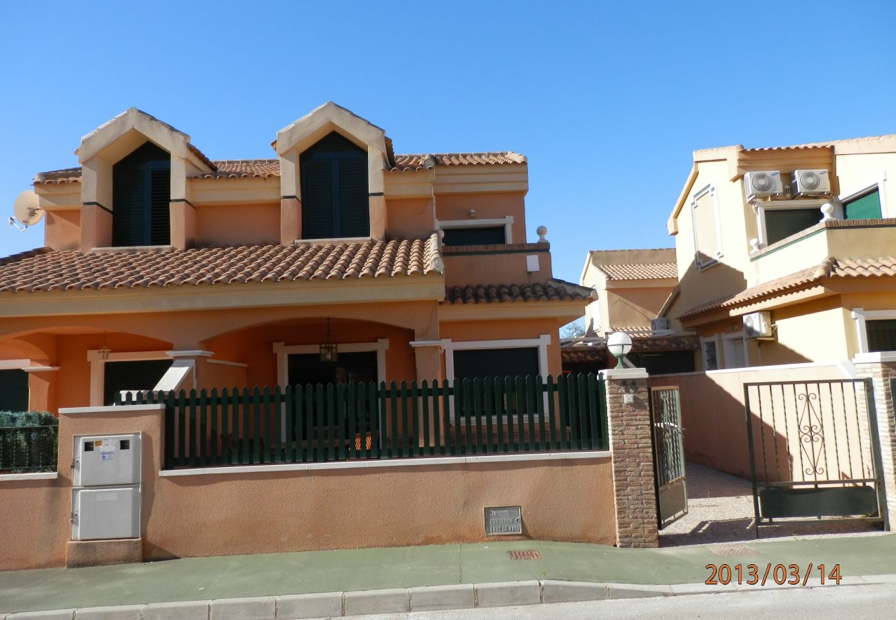 Casa en Dehesa de Campoamor - VN014